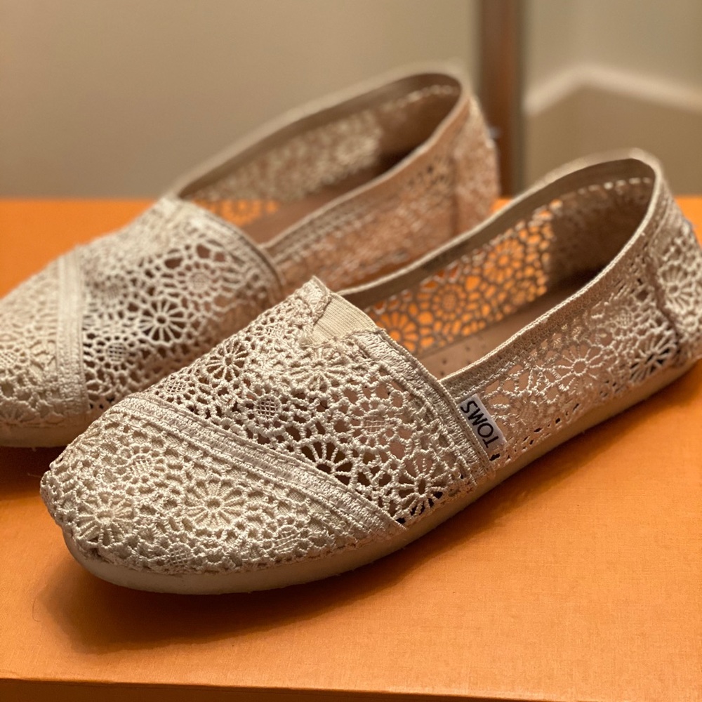 Floral Beige Toms